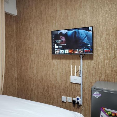 Lovely & Cozy Compact Studio Near Airport With Rooftop View Nairobi Exterior foto