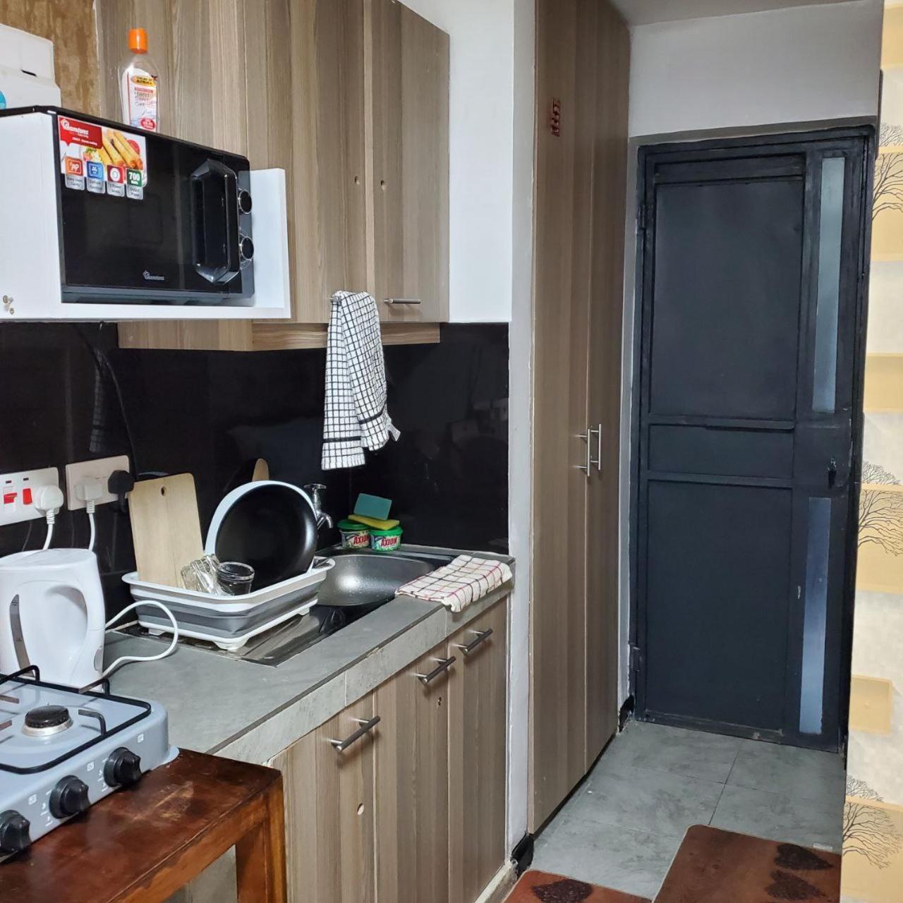 Lovely & Cozy Compact Studio Near Airport With Rooftop View Nairobi Exterior foto