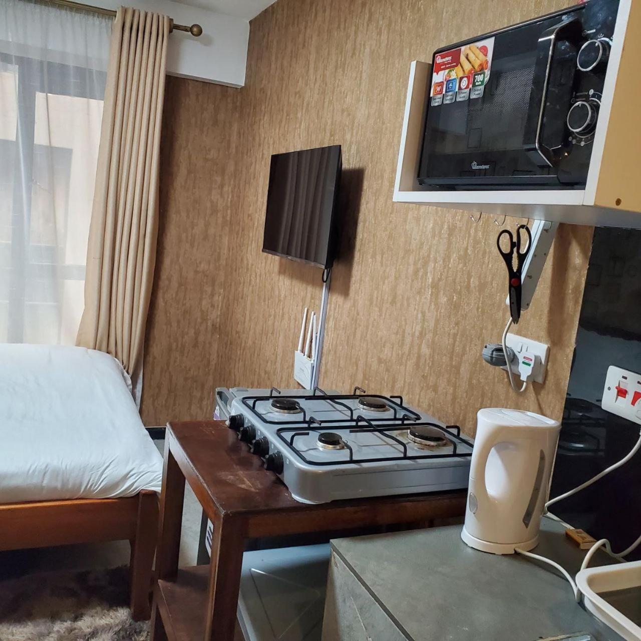 Lovely & Cozy Compact Studio Near Airport With Rooftop View Nairobi Exterior foto